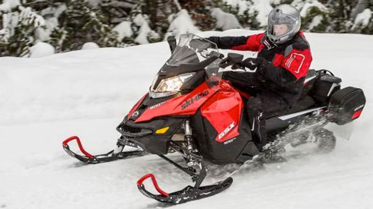 Provincial Snowmobile Safety Week Tips