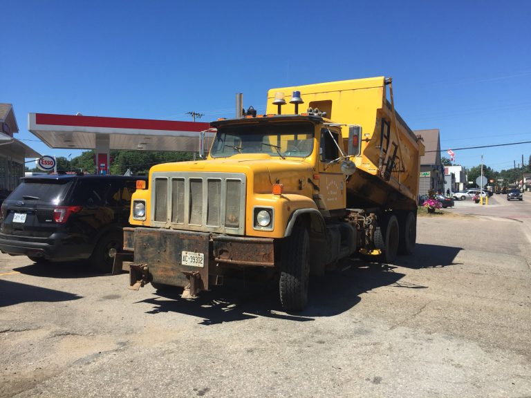 Nobody injured in Barry’s Bay truck fire