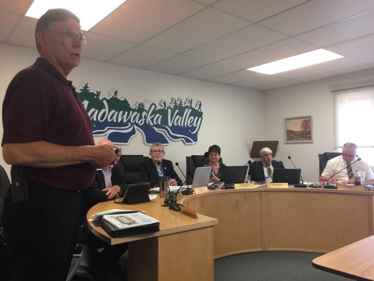 Town Council Meeting Hears from Legal and Road Supervisor Delegations
