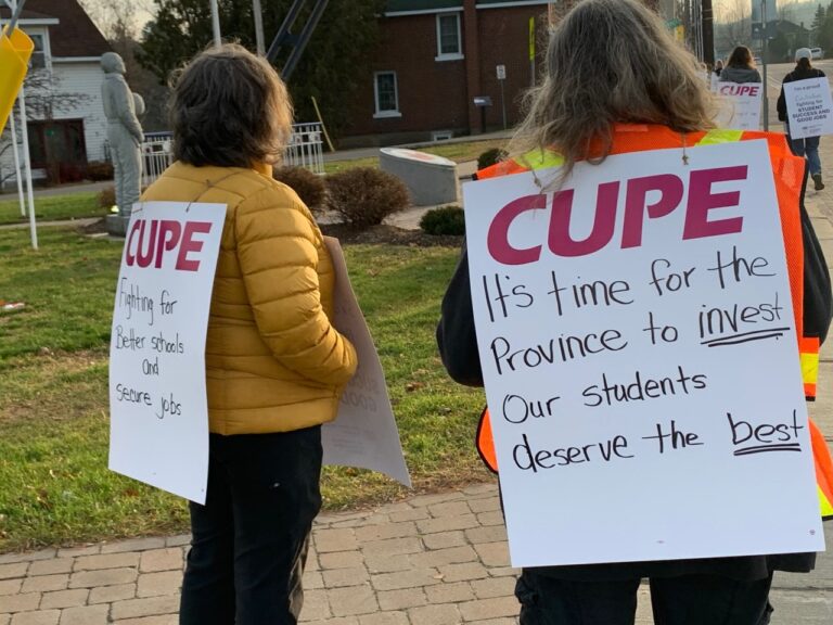 CUPE members picket in Barry’s Bay, unfazed by province