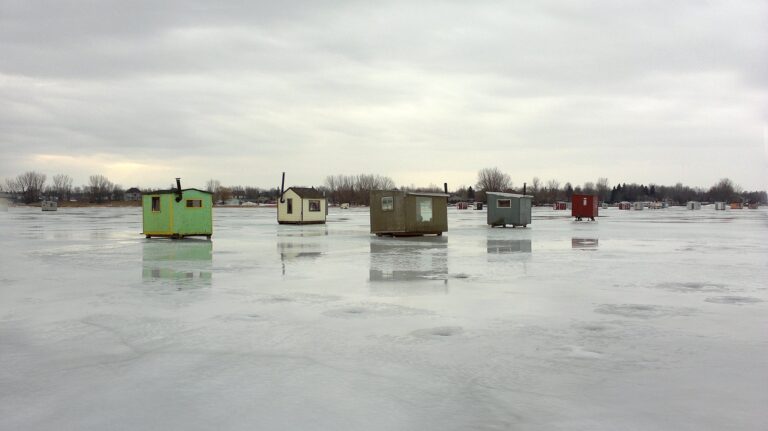 Slushy, unfrozen lakes posing problems for ice fishing