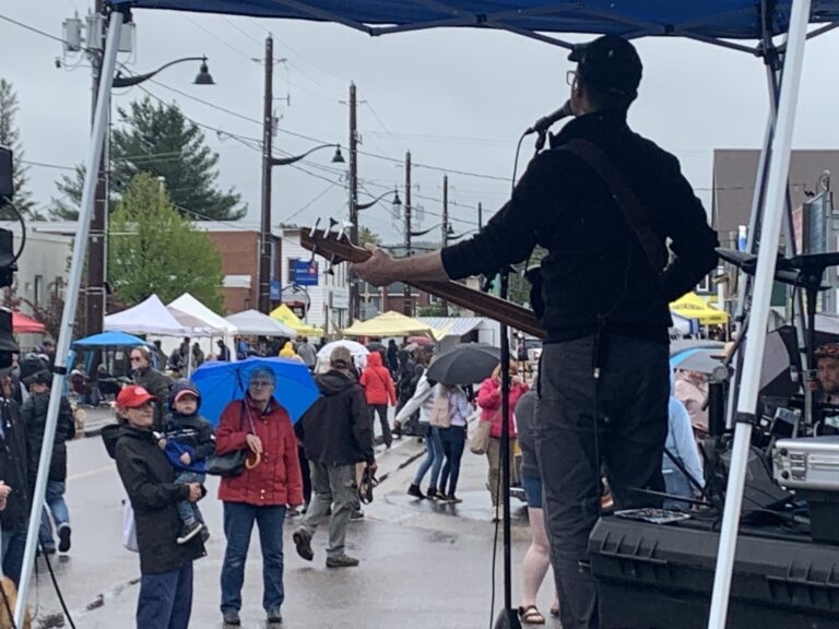 Rain doesn’t dampen spirits on Bay Day 